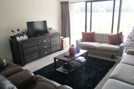 Photo of property in 82 Prado Drive, Pukekohe, 2120