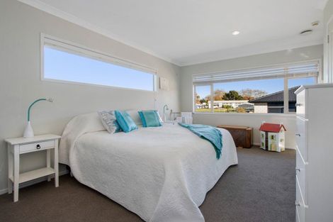 Photo of property in 32 Noble Johnston Drive, Katikati, 3129