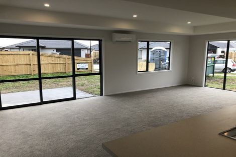 Photo of property in 14 Feltham Street, Hunterville, 4730