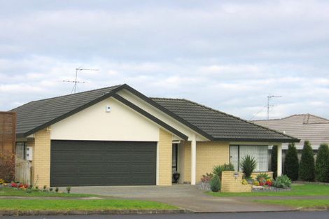 Photo of property in 1/84 Westerham Drive, Dannemora, Auckland, 2016