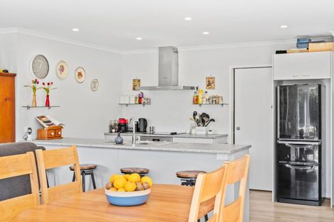 Photo of property in 3241 Paparoa-oakleigh Road, Paparoa, 0571