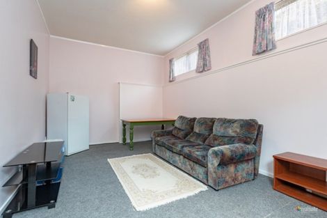 Photo of property in 16 Kinnel Grove, Papakowhai, Porirua, 5024