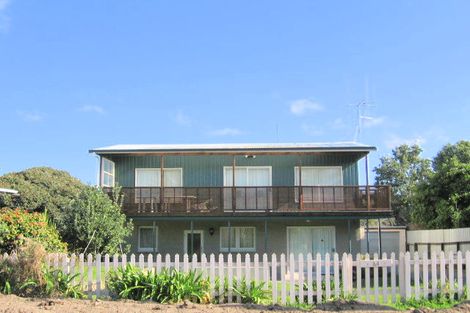 Photo of property in 84 Karewa Parade, Papamoa Beach, Papamoa, 3118