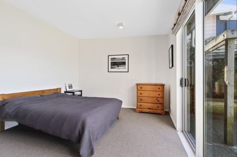 Photo of property in 273 Queens Drive, Lyall Bay, Wellington, 6022