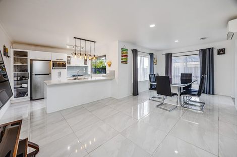 Photo of property in 242 Mahia Road, Weymouth, Auckland, 2103