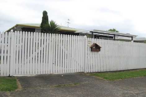 Photo of property in 6 Convair Crescent, Mangere, Auckland, 2022