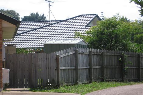 Photo of property in 6 Lincoln Close, Northcross, Auckland, 0630
