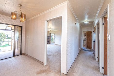 Photo of property in 12 Warwick Place, Springvale, Whanganui, 4501