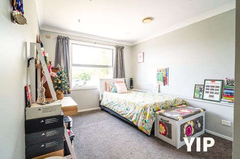 Photo of property in 110 Glanmire Road, Newlands, Wellington, 6037