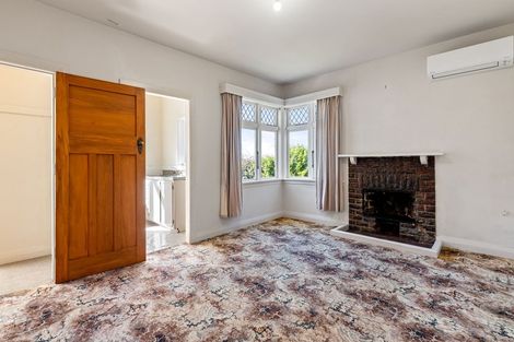 Photo of property in 9 Hungerford Road, Lyall Bay, Wellington, 6022