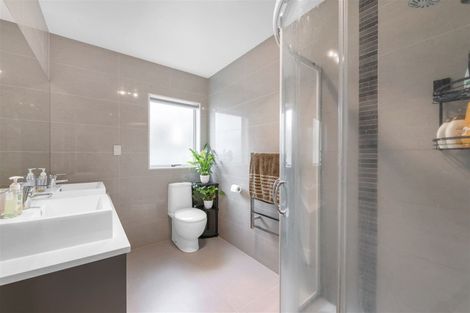 Photo of property in 10 Lucca Crescent, Flat Bush, Auckland, 2019
