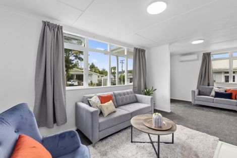 Photo of property in 33 Hanson Grove, Stokes Valley, Lower Hutt, 5019