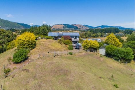 Photo of property in 338 Ngarara Road, Waikanae, 5391