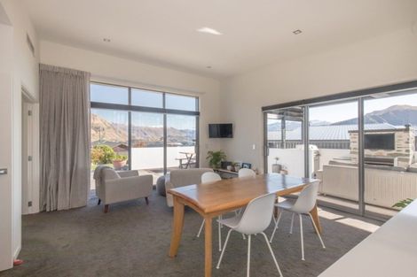 Photo of property in 80 Forest Heights, Wanaka, 9305