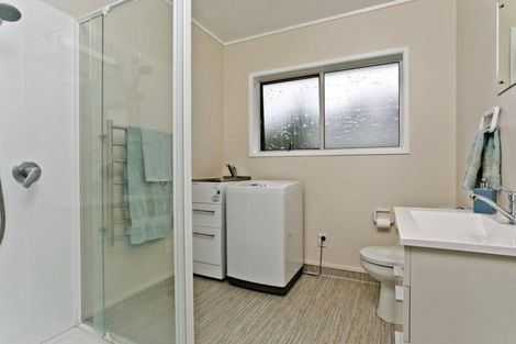 Photo of property in 2/77 Stanaway Street, Hillcrest, Auckland, 0627