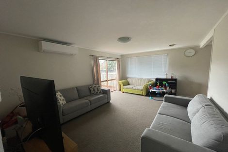 Photo of property in 15 Lisa Rise, Half Moon Bay, Auckland, 2012