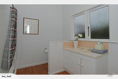 Photo of property in 14 Waiohua Road, Greenlane, Auckland, 1061