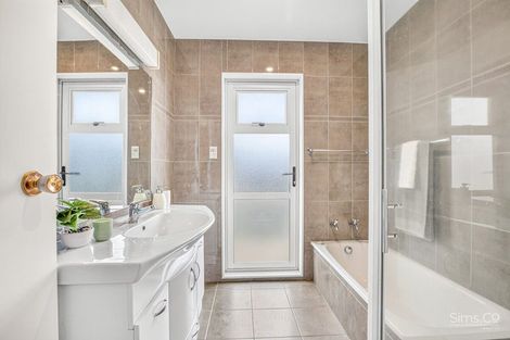 Photo of property in 18 Exeter Crescent, Springvale, Whanganui, 4501