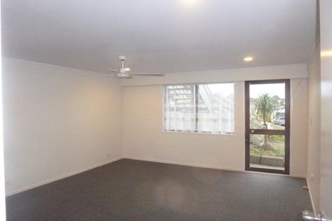 Photo of property in 12 Sumich Place, West Harbour, Auckland, 0618