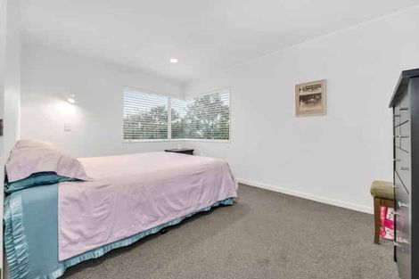 Photo of property in 18 Marina View Drive, West Harbour, Auckland, 0618