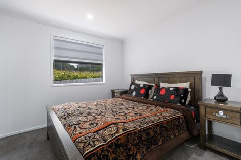 Photo of property in 8 Sam Heywood Place, Pyes Pa, Tauranga, 3112