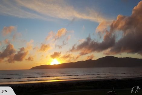 Photo of property in Ocean Apartments, 44 Marine Parade, Paraparaumu Beach, Paraparaumu, 5032