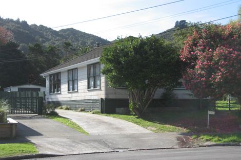 Photo of property in 6 Prebble Grove, Naenae, Lower Hutt, 5011