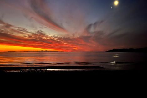 Photo of property in 2 Kirkway, Raumati Beach, Paraparaumu, 5032