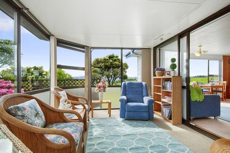 Photo of property in 10 Morning View, Titahi Bay, Porirua, 5022
