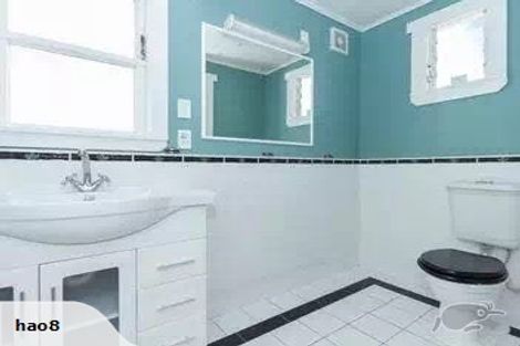 Photo of property in 28 Thackeray Street, Hamilton Lake, Hamilton, 3204