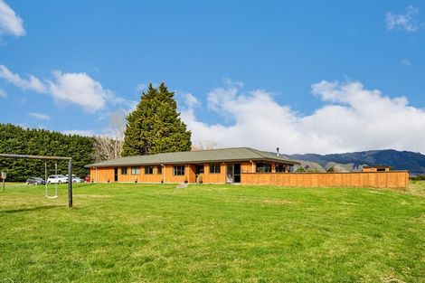 Photo of property in 12 Te Horo Beach Road, Te Horo, Otaki, 5581