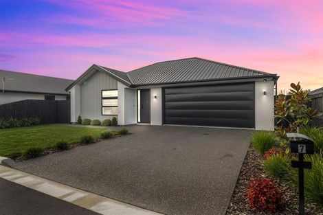 Photo of property in 7 Olearia Lane, Halswell, Christchurch, 8025