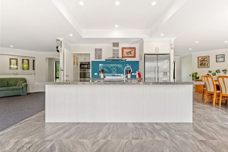 Photo of property in 13 Te Awa Place, Red Beach, 0932