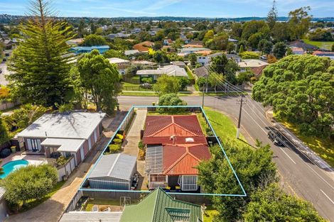 Photo of property in 42 Yeovil Road, Te Atatu Peninsula, Auckland, 0610