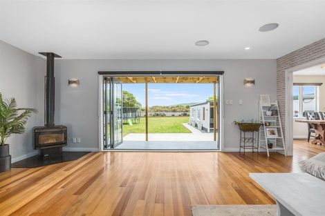 Photo of property in 23 Paekakariki Hill Road, Pauatahanui, Porirua, 5381