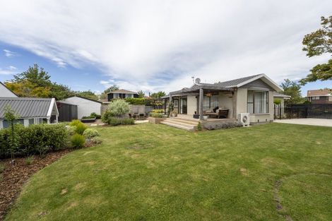 Photo of property in 6 Montclare Avenue, Ilam, Christchurch, 8041