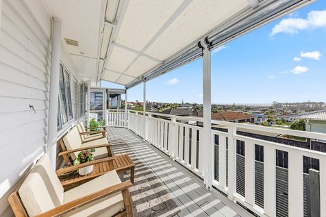 Photo of property in 4233 Great North Road, Glendene, Auckland, 0602