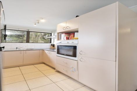 Photo of property in 12 Halloran Place, Massey, Auckland, 0614