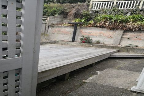 Photo of property in 6 Rixon Grove, Mount Victoria, Wellington, 6011