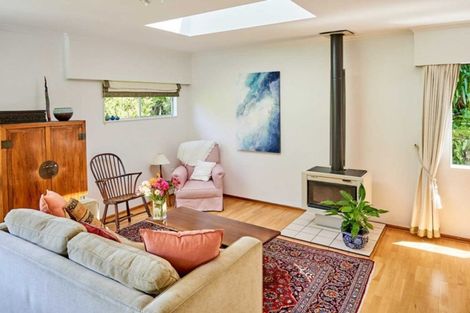 Photo of property in 37 Kotari Road, Days Bay, Lower Hutt, 5013