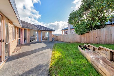 Photo of property in 20 View Ridge Drive, Ranui, Auckland, 0612