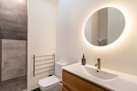 Photo of property in 5 Curvey Court, Jacks Point, 9371