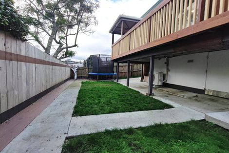 Photo of property in 1/6 Winifred Avenue, Bayview, Auckland, 0629
