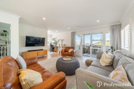 Photo of property in 115 Normandale Road, Normandale, Lower Hutt, 5010
