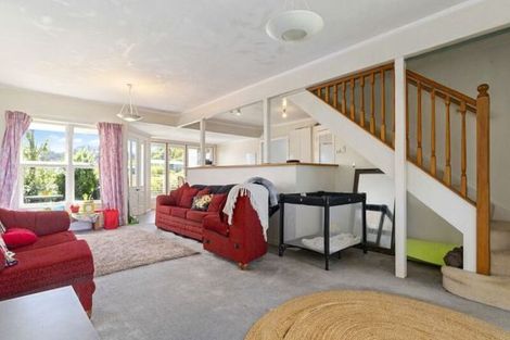 Photo of property in 6 Grendon Road, Titirangi, Auckland, 0604