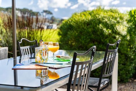 Photo of property in 72 Kedge Drive, Mangawhai, 0505