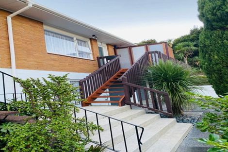 Photo of property in 2/16 Windermere Crescent, Blockhouse Bay, Auckland, 0600