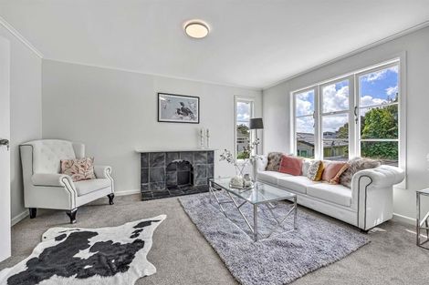 Photo of property in 1/11 Glenfern Road, Mellons Bay, Auckland, 2014