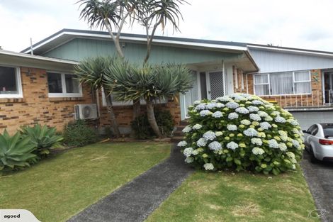 Photo of property in 2/7 Queen Street, Papakura, 2110