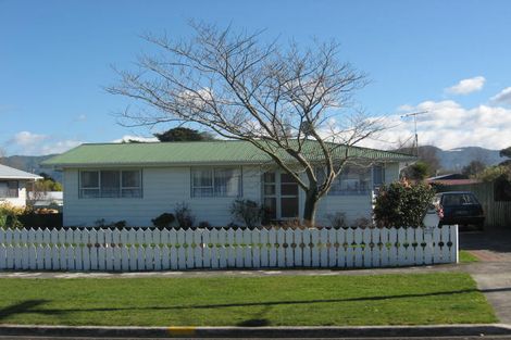 Photo of property in 22 Augustus Street, Carterton, 5713
